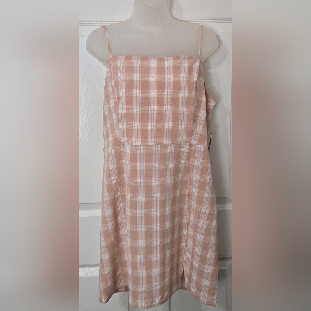 Nwt Ladies Mini Sundress Sz XL Pale Peach And White